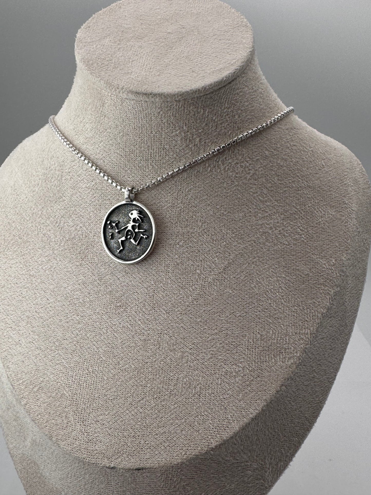 Note eater pendant