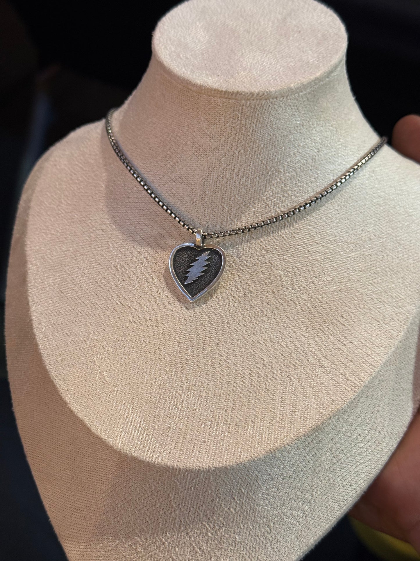 Bolt heart pendant