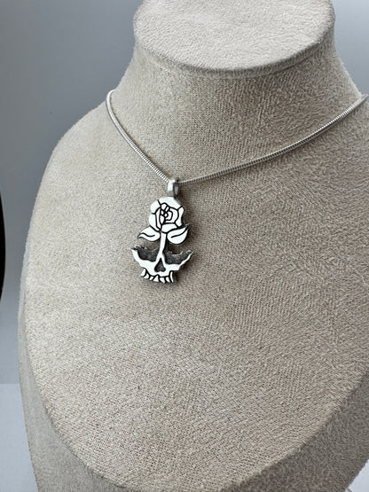 Steal your rose pendant