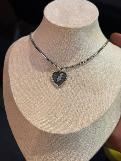Bolt heart pendant