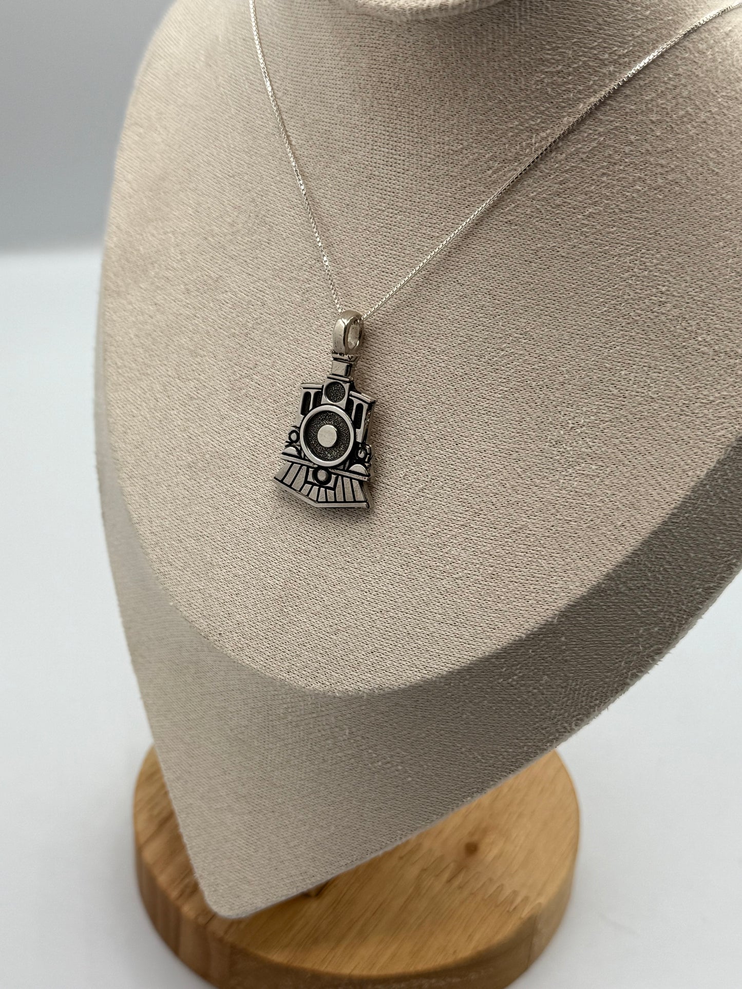northbound train pendant